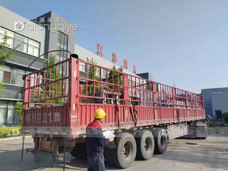 浙江智能公交站臺(tái)裝車(chē)發(fā)貨